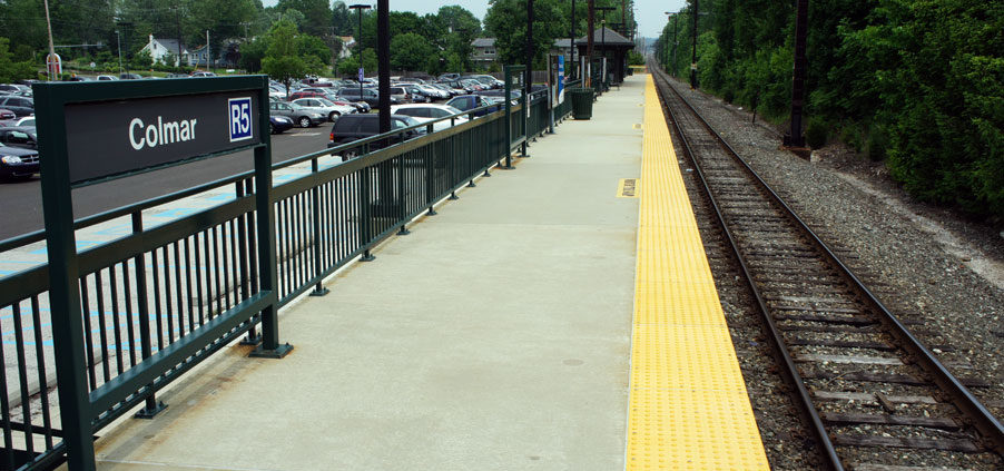 blind floor tiles on train station platform